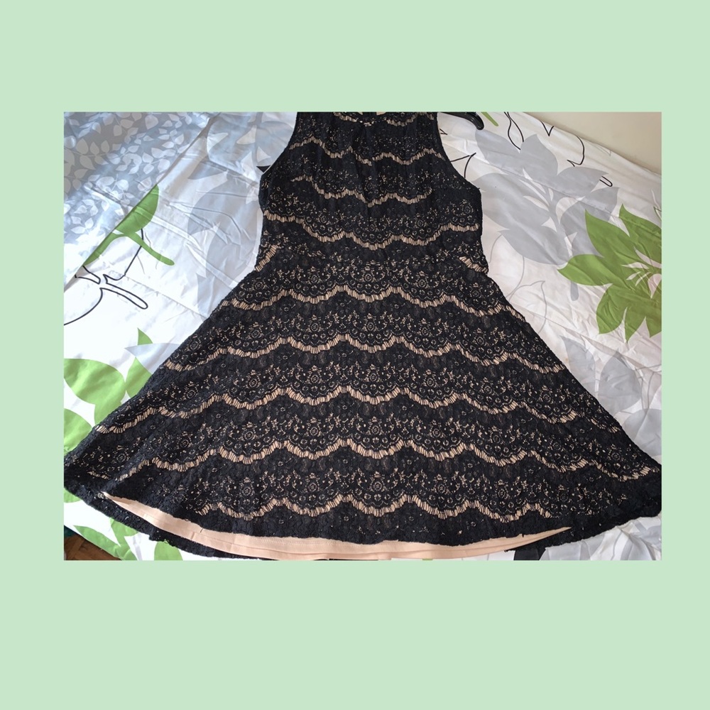 Black tiny dress 🖤 👗